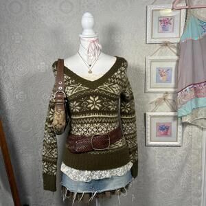 vintage wool green wintery fitted sweater